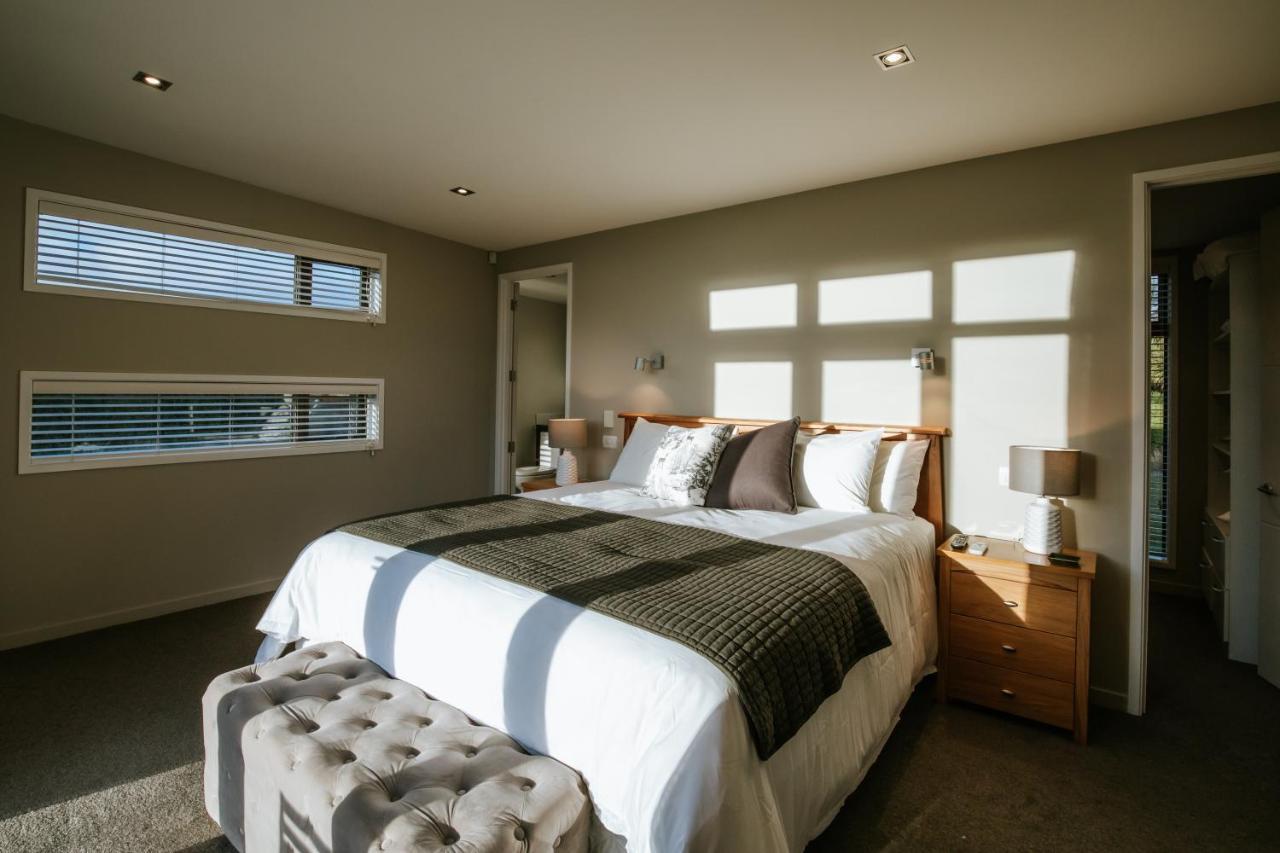 Mt Gold Retreat - Sleeps 8 - Spa Pool - Tennis Court Wanaka Buitenkant foto
