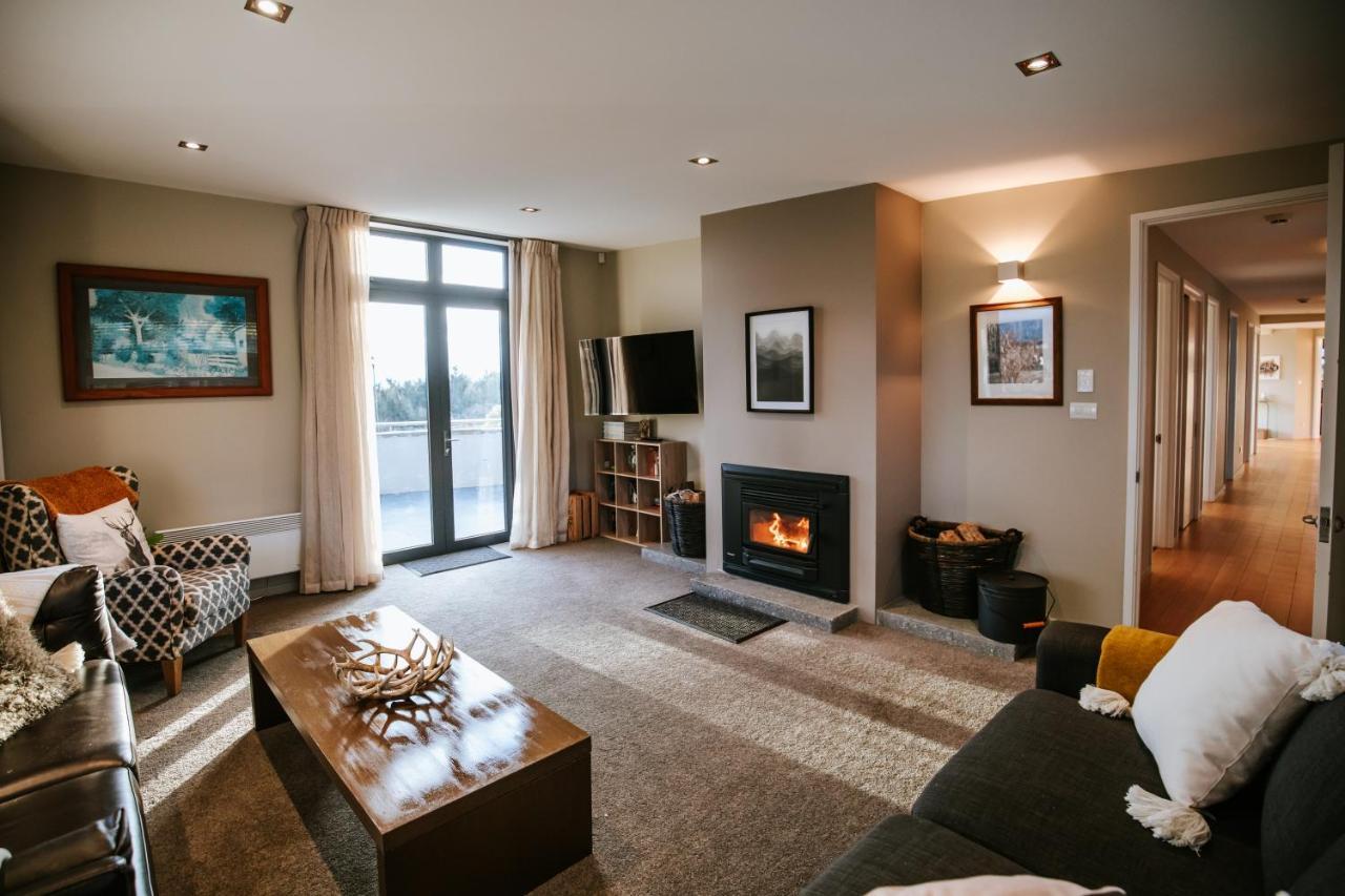 Mt Gold Retreat - Sleeps 8 - Spa Pool - Tennis Court Wanaka Buitenkant foto